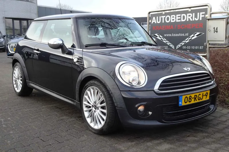 MINI One (2011)