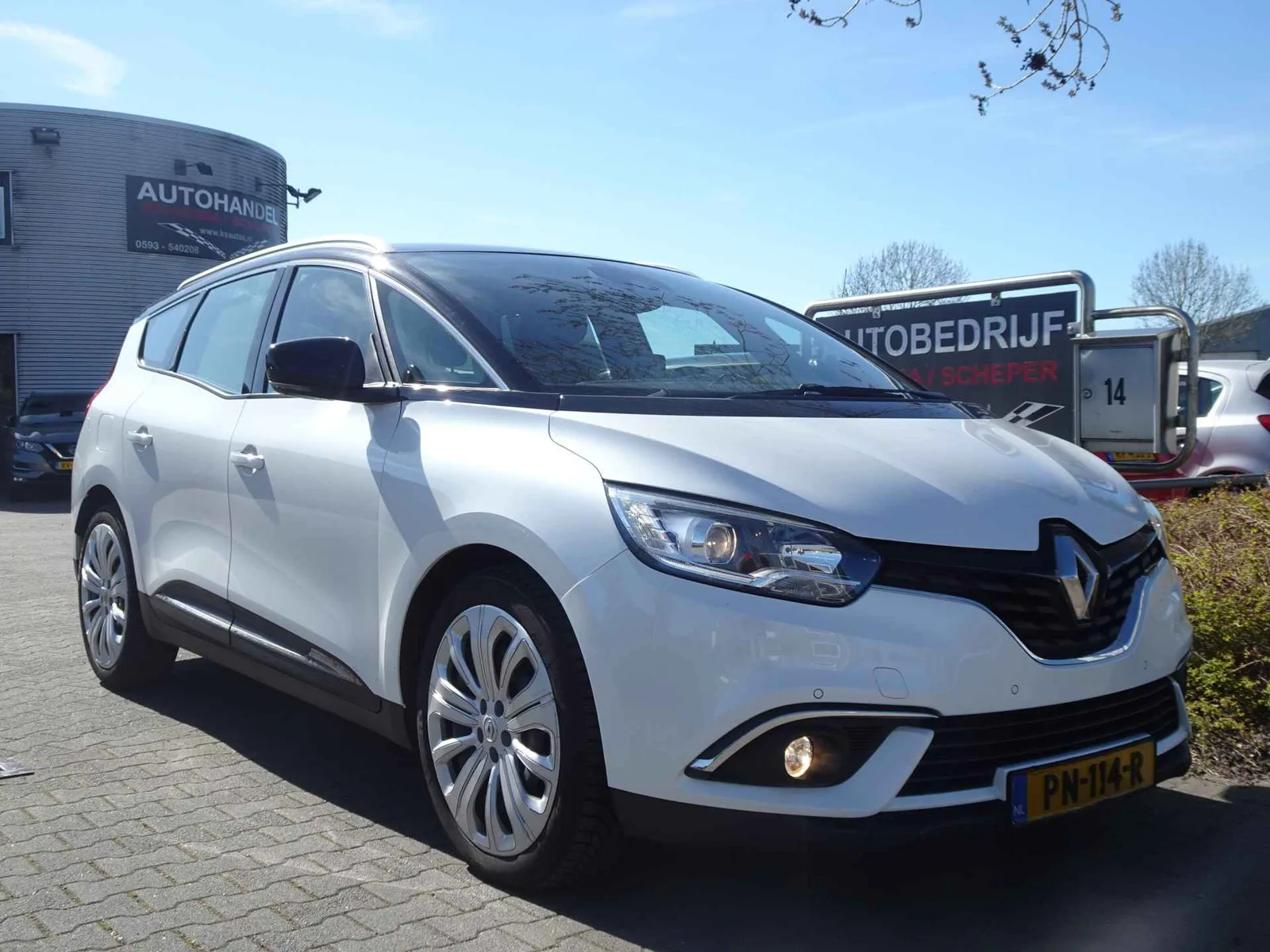 Renault Grand Scénic (2017) — foto 1