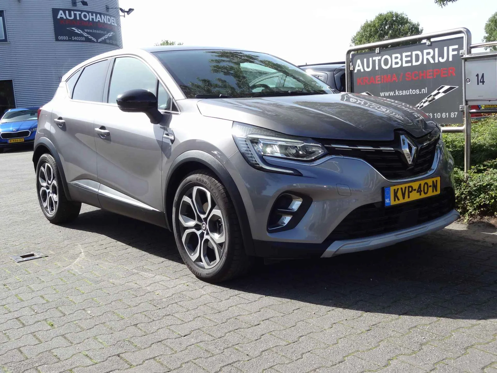 Renault Captur (2023) — foto 1