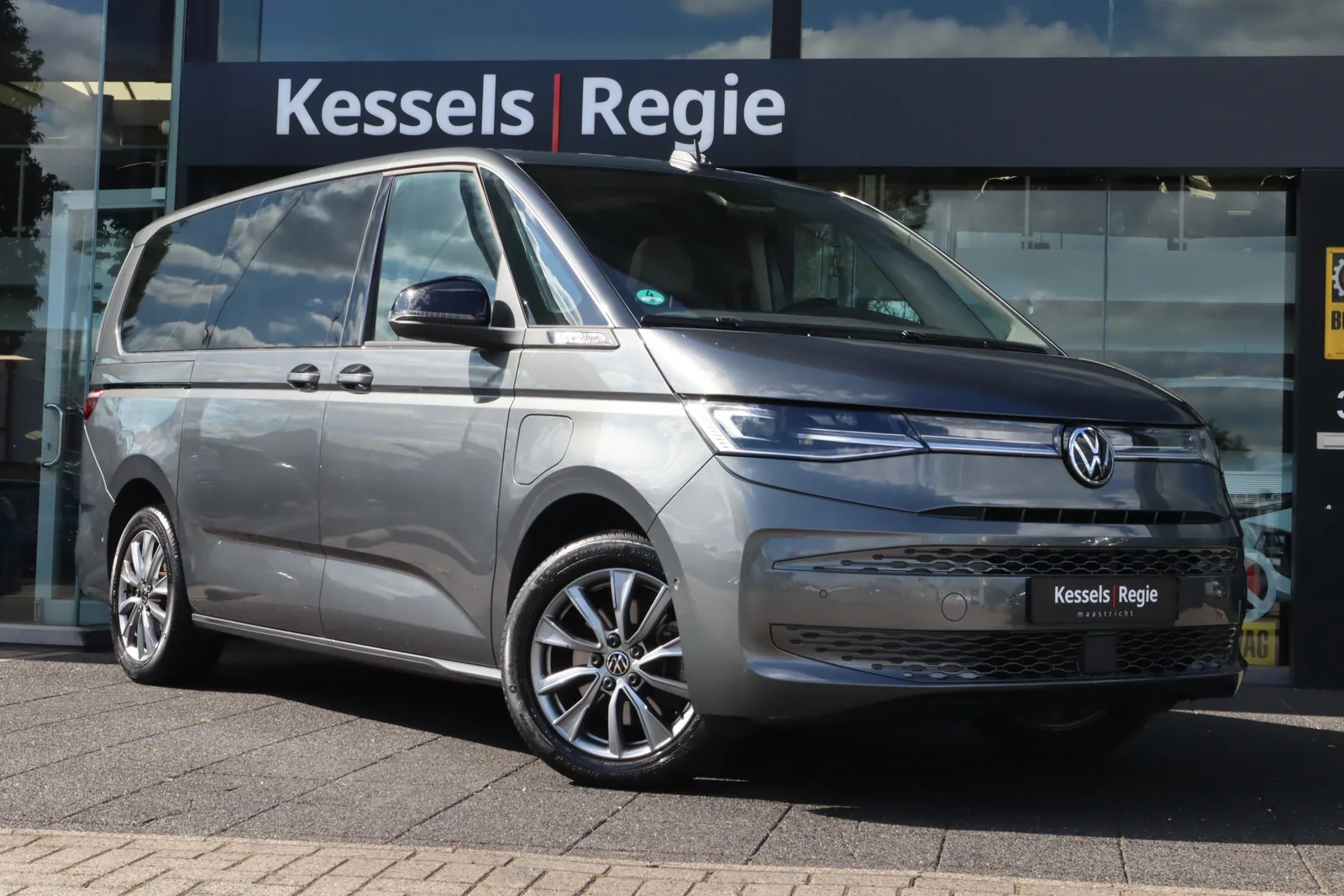 Volkswagen Multivan (2022) — foto 1