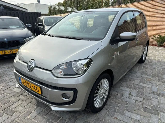 Volkswagen Up! (2013) — foto 1