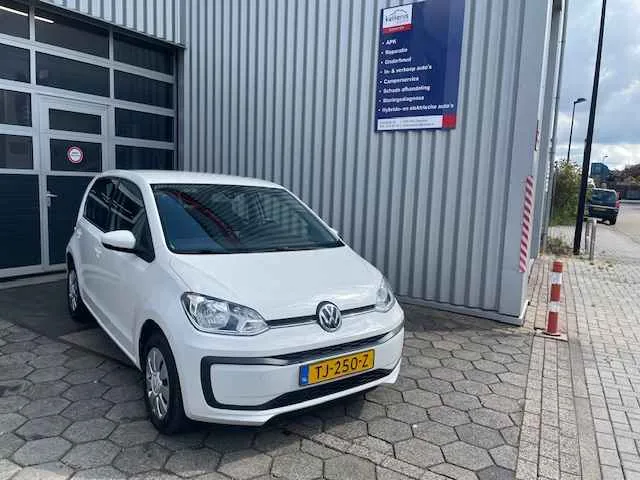 Volkswagen Up! (2018) — foto 1