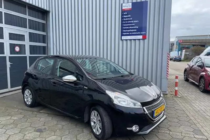 Peugeot 208 (2014)