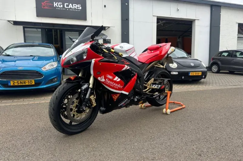 Yamaha YZF-R1 (2004)