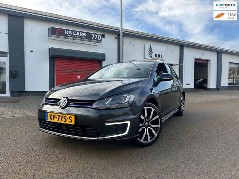 Volkswagen Golf (2015) — foto 1