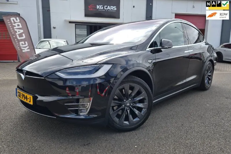 Tesla Model X (2018)