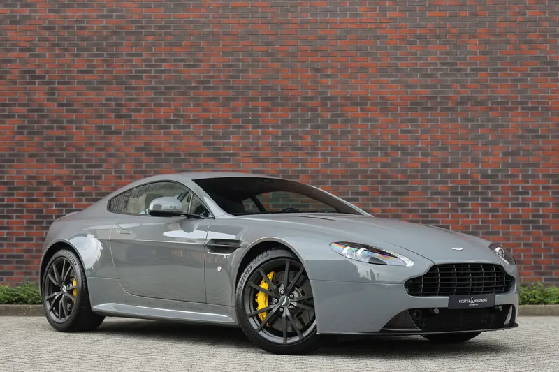 Aston Martin V8 Vantage (2015)