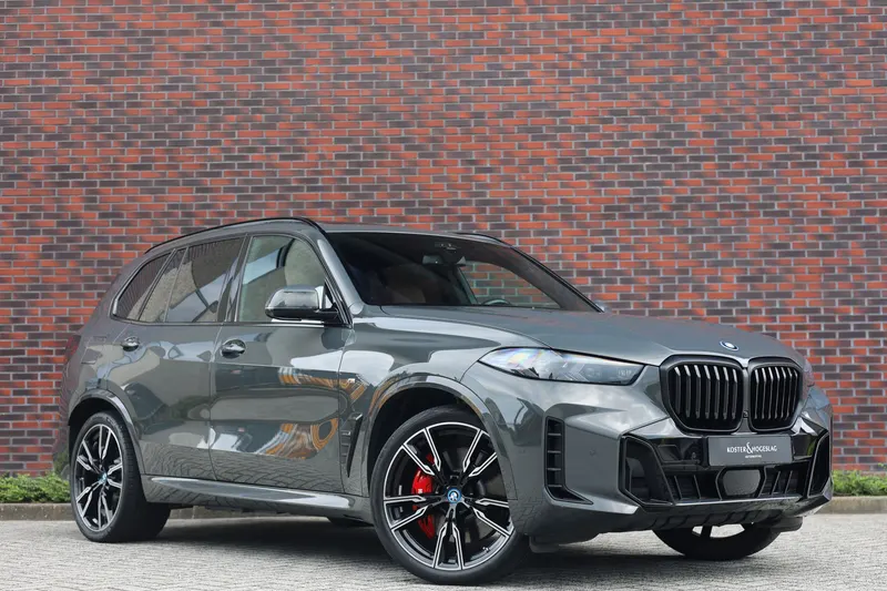 BMW X5 (2023)