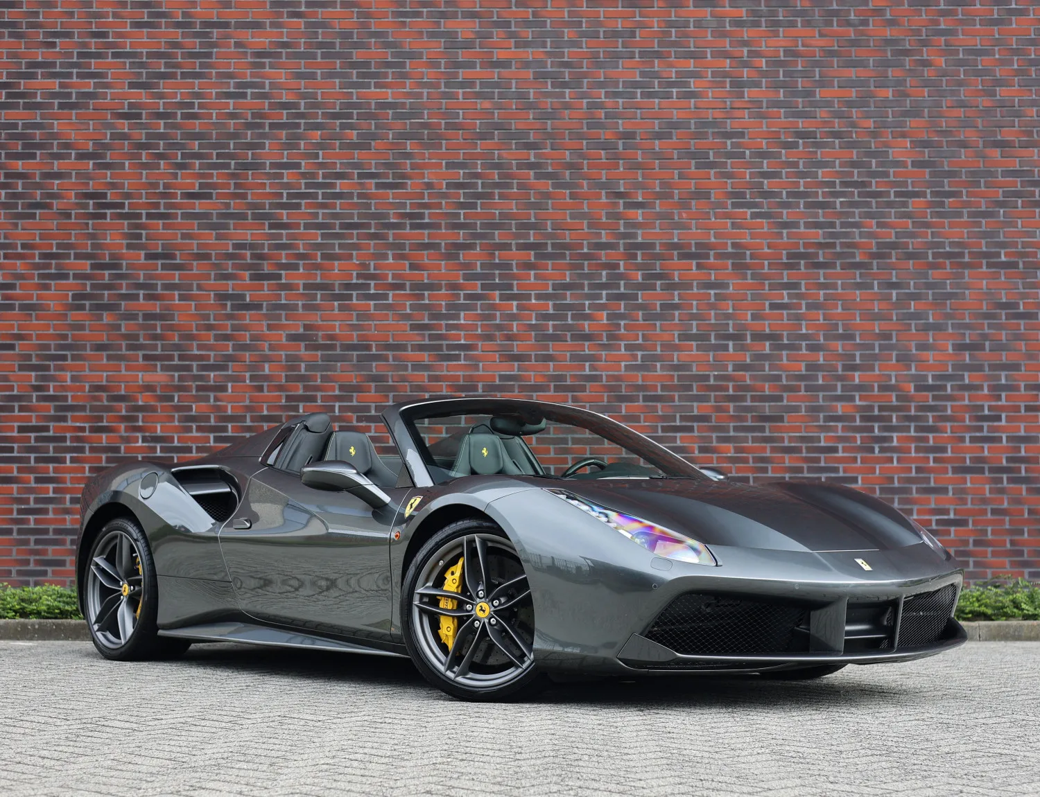 Ferrari 488 (2017) — foto 1