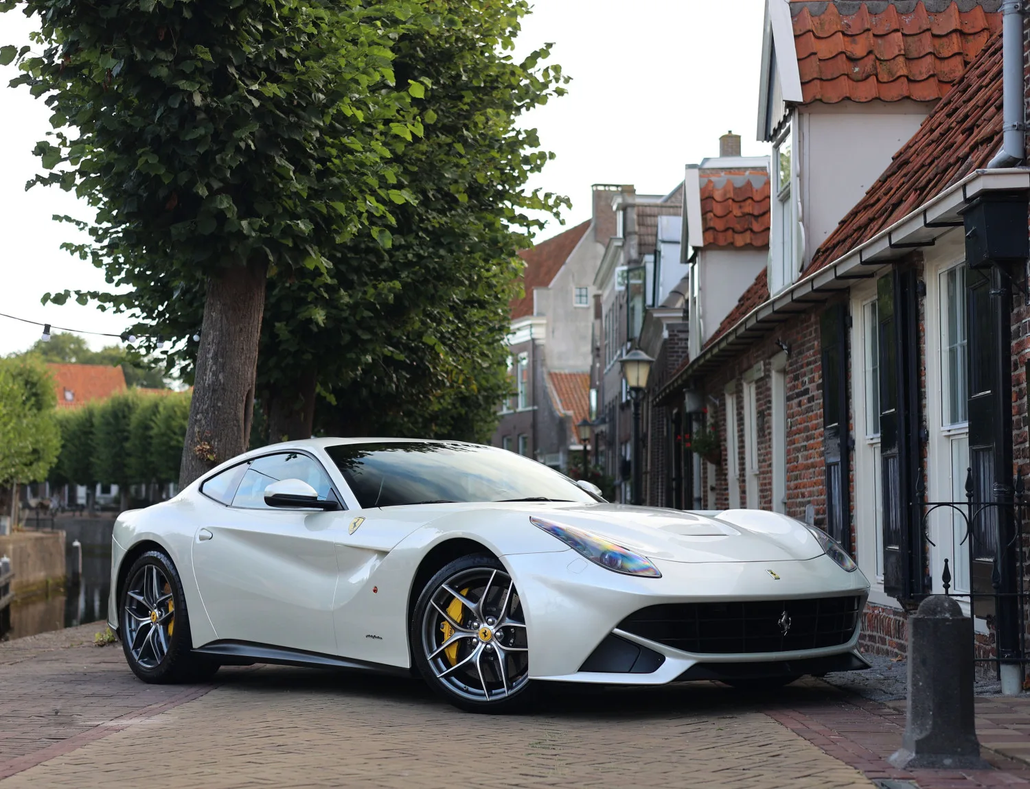 Ferrari F12berlinetta (2015) — foto 1
