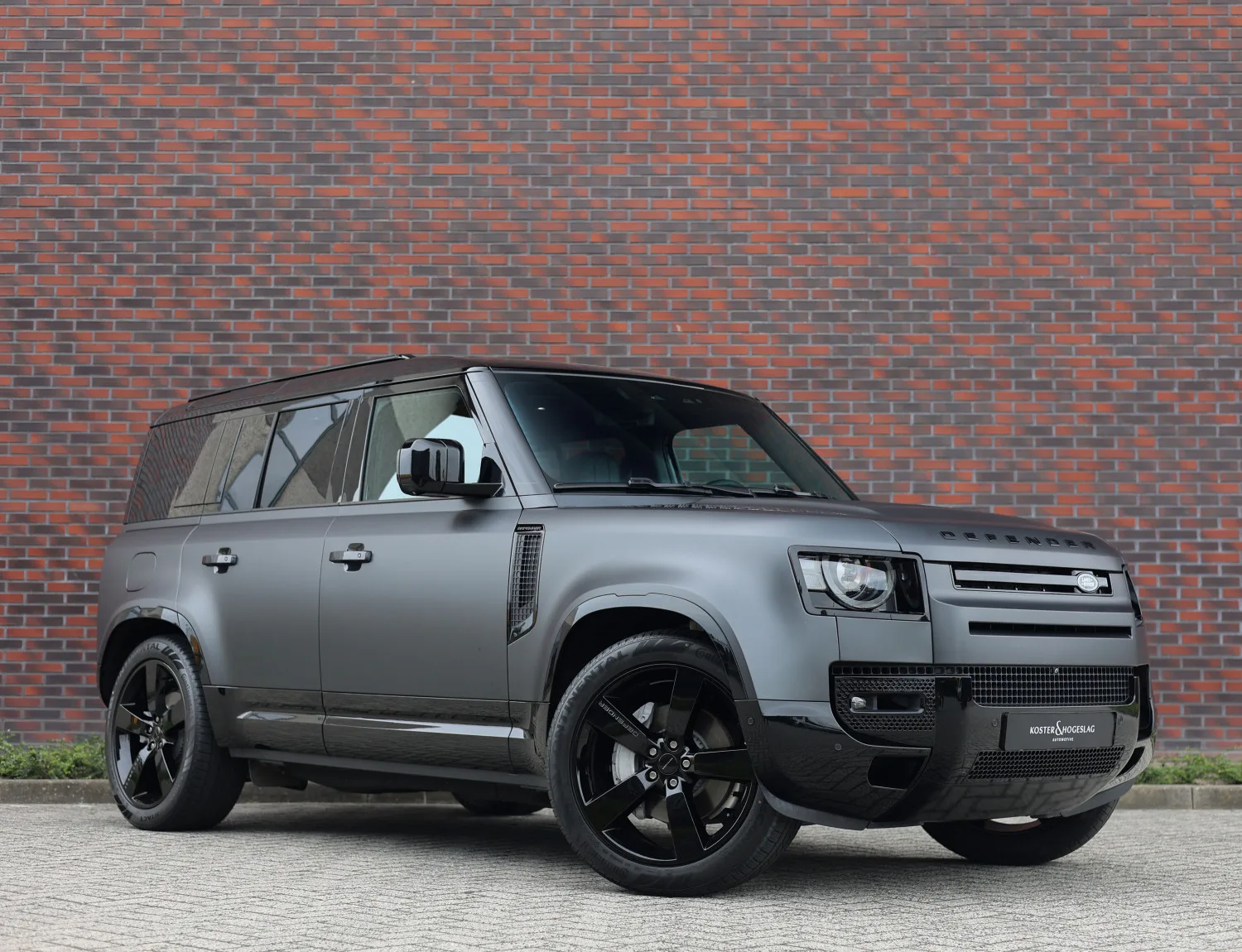 Land Rover Defender (2025) — foto 1