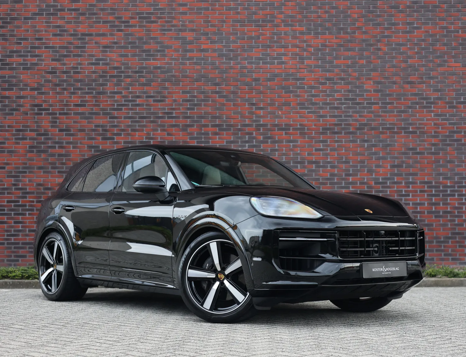 Porsche Cayenne (2023) — foto 1