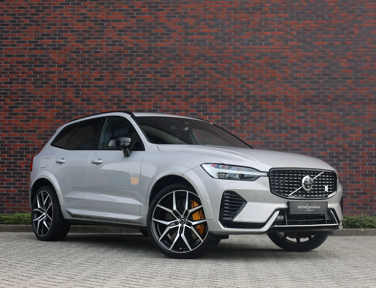 Volvo XC60 (2024) — foto 1