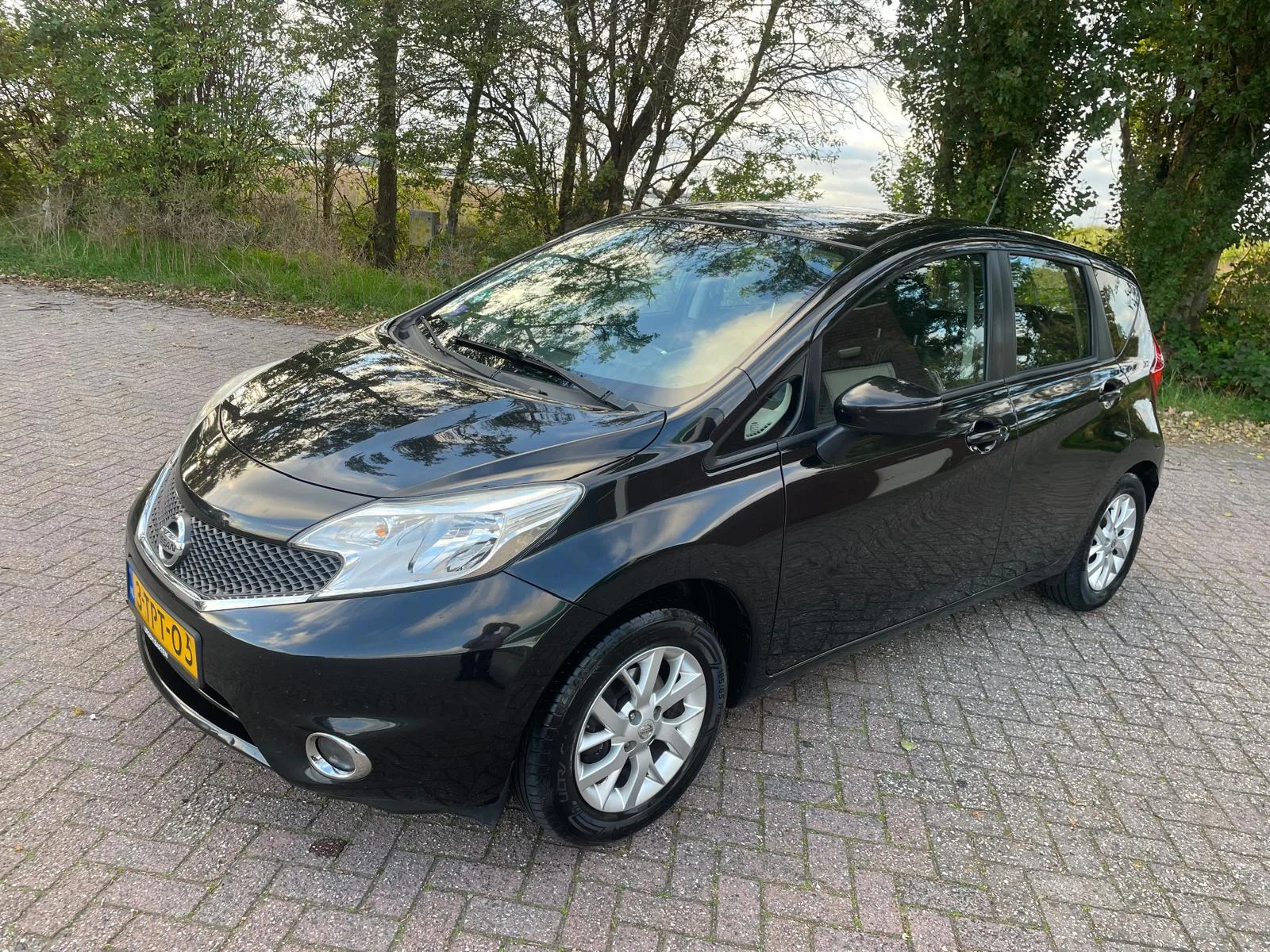 Nissan Note (2014) — foto 1