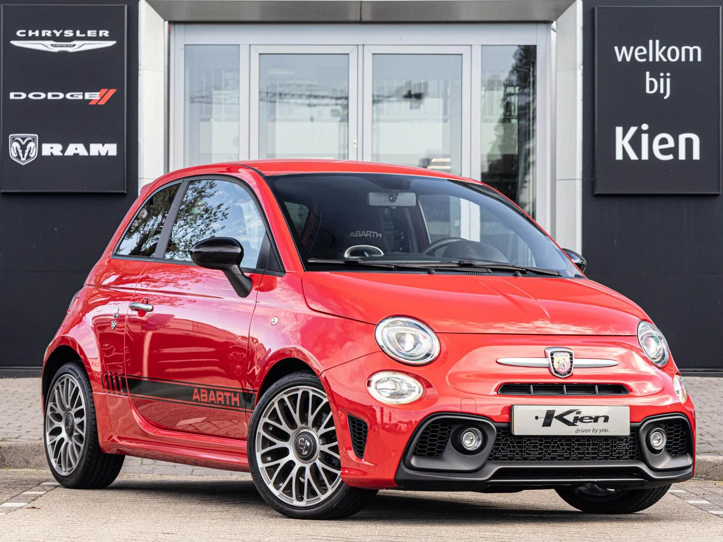 Abarth 595 (2018) — foto 1
