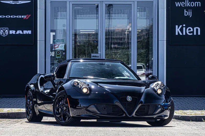 Alfa Romeo 4C (2016)