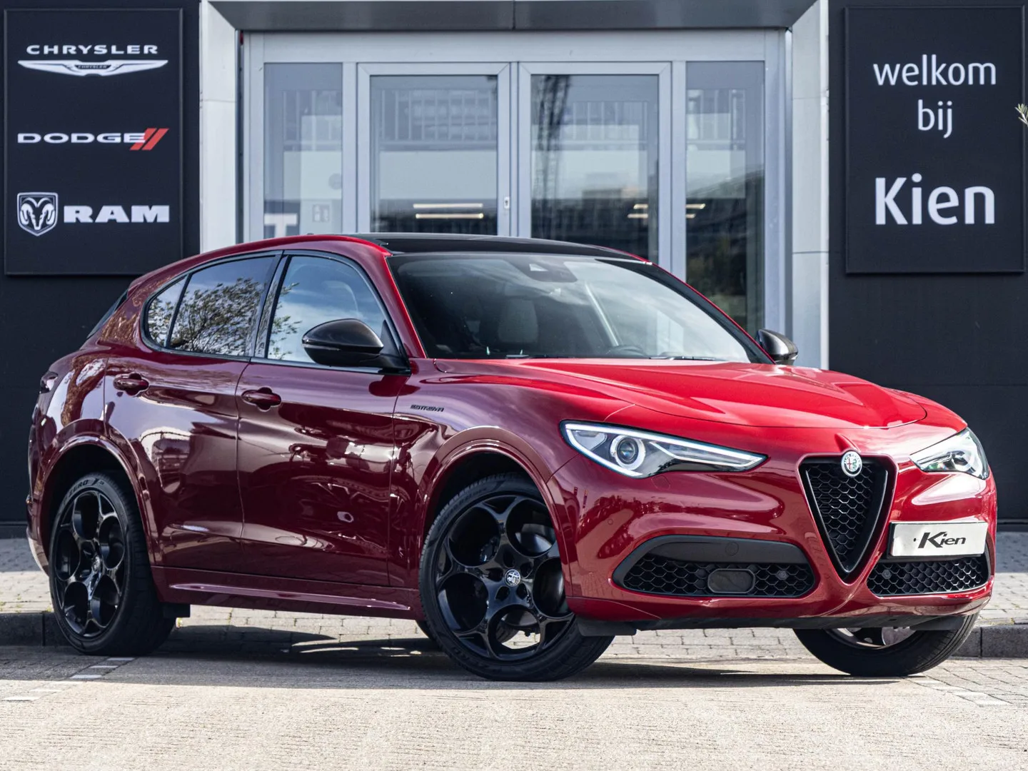 Alfa Romeo Stelvio (2022) — foto 1