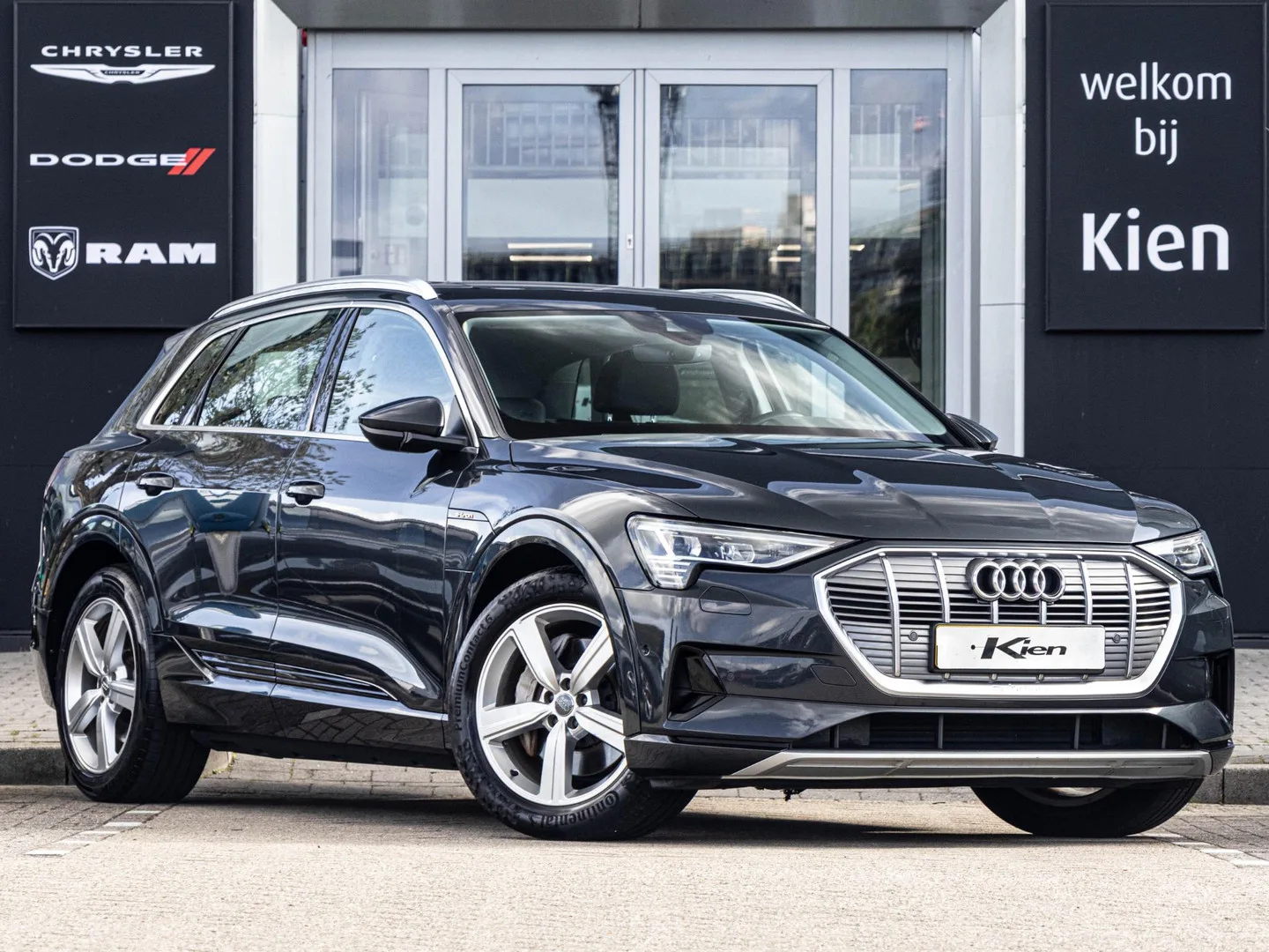 Audi e-tron (2019) — foto 1