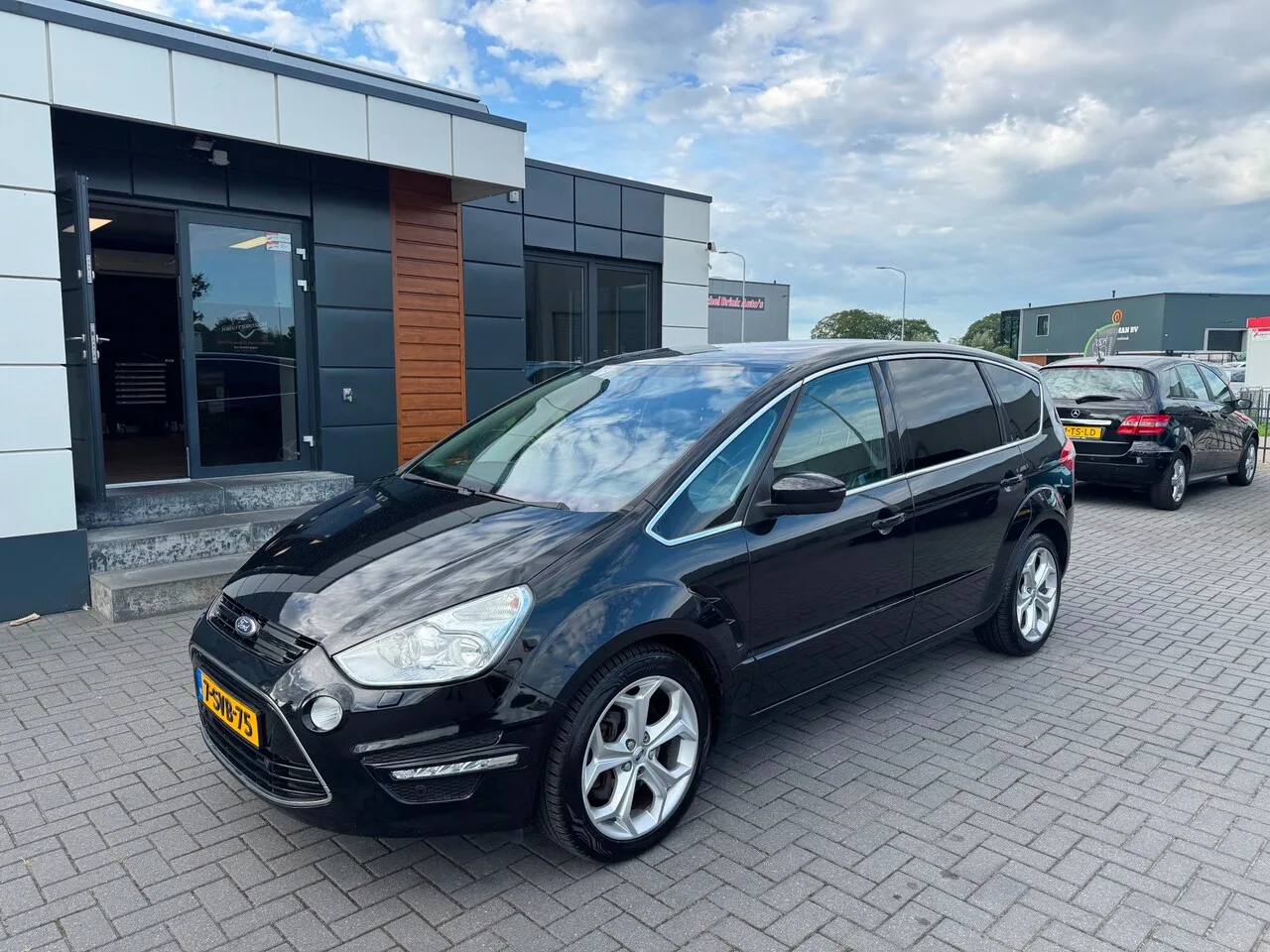 Ford S-Max (2010) — foto 1