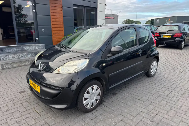 Peugeot 107 (2005)