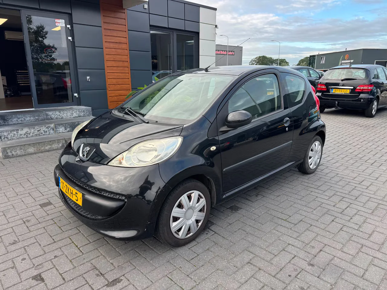 Peugeot 107 (2005) — foto 1
