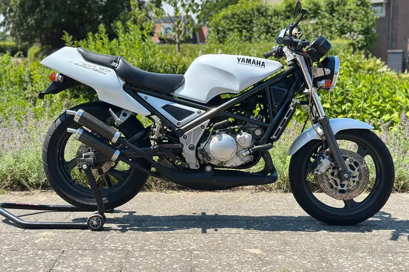Yamaha R1 Z (1992)