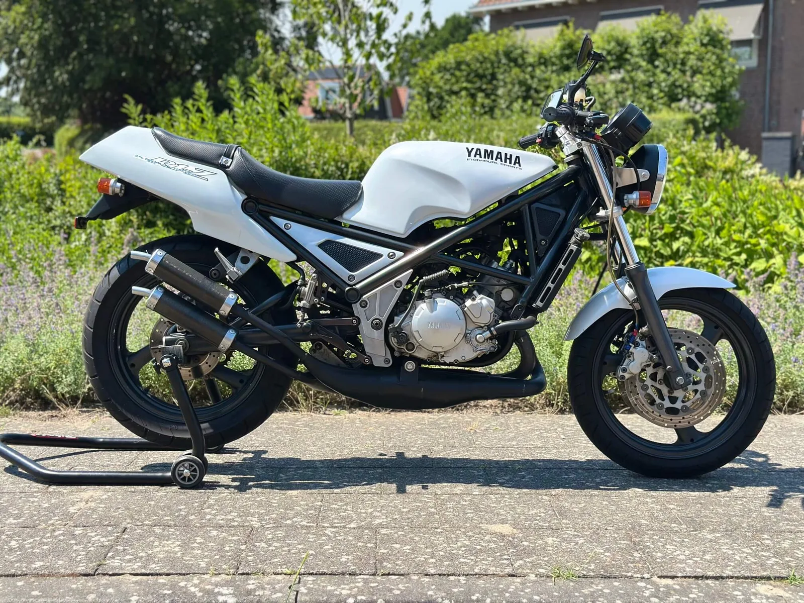 Yamaha R1 Z (1992) — foto 1