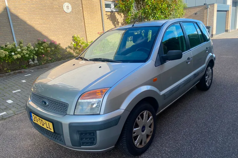 Ford Fusion (2006)