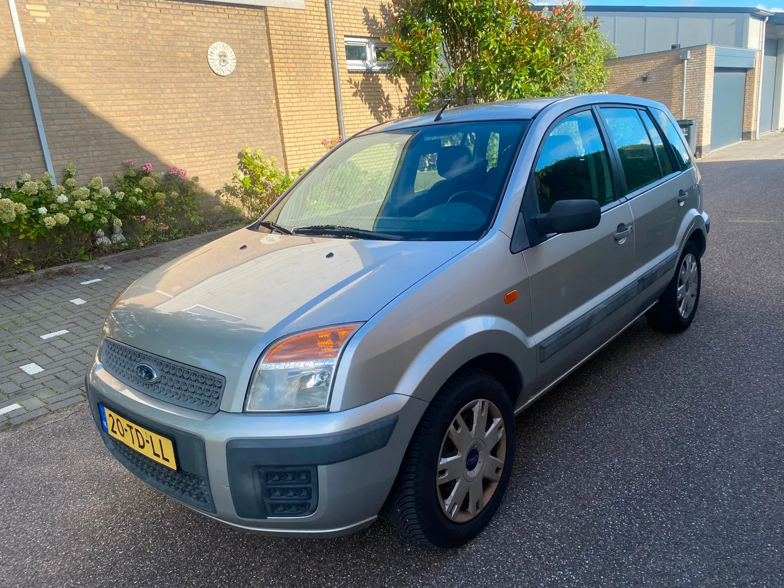 Ford Fusion (2006) — foto 1