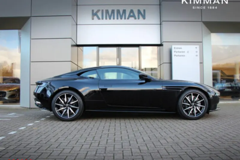 Aston Martin DB11 (2022)
