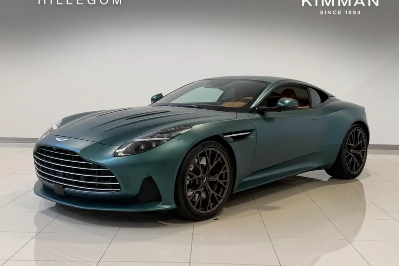 Aston Martin DB12 (2024)