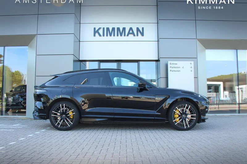 Aston Martin DBX (2022)