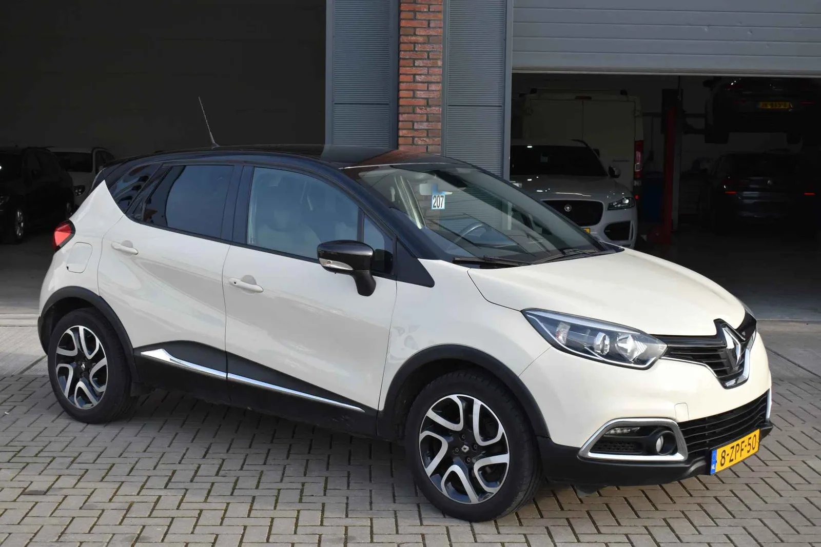 Renault Captur (2015) — foto 1