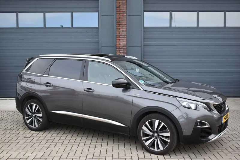 Peugeot 5008 (2020)