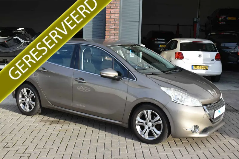 Peugeot 208 (2012)
