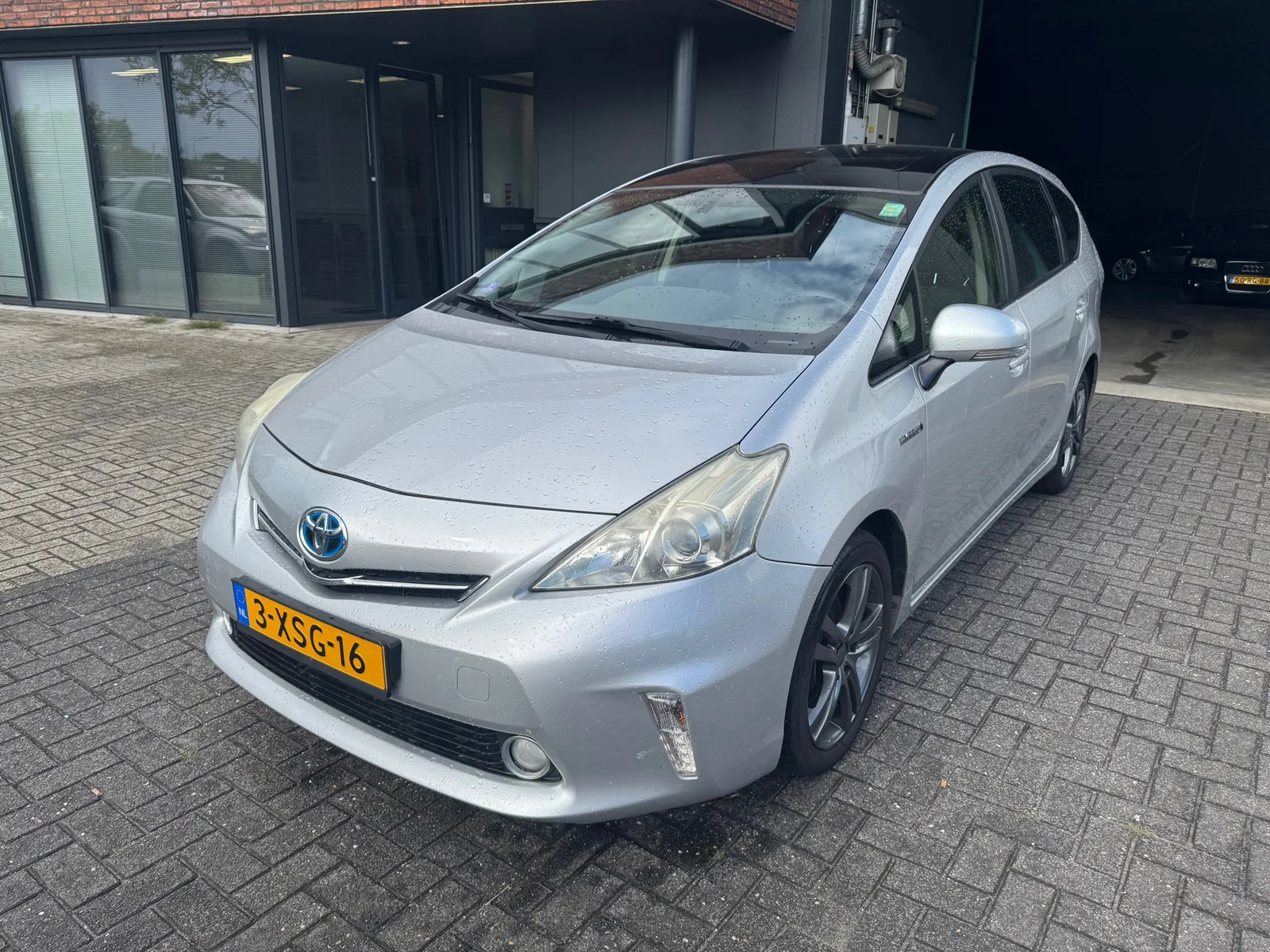 Toyota Prius (2014) — foto 1