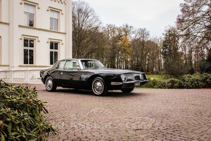 Studebaker Avanti (1963)
