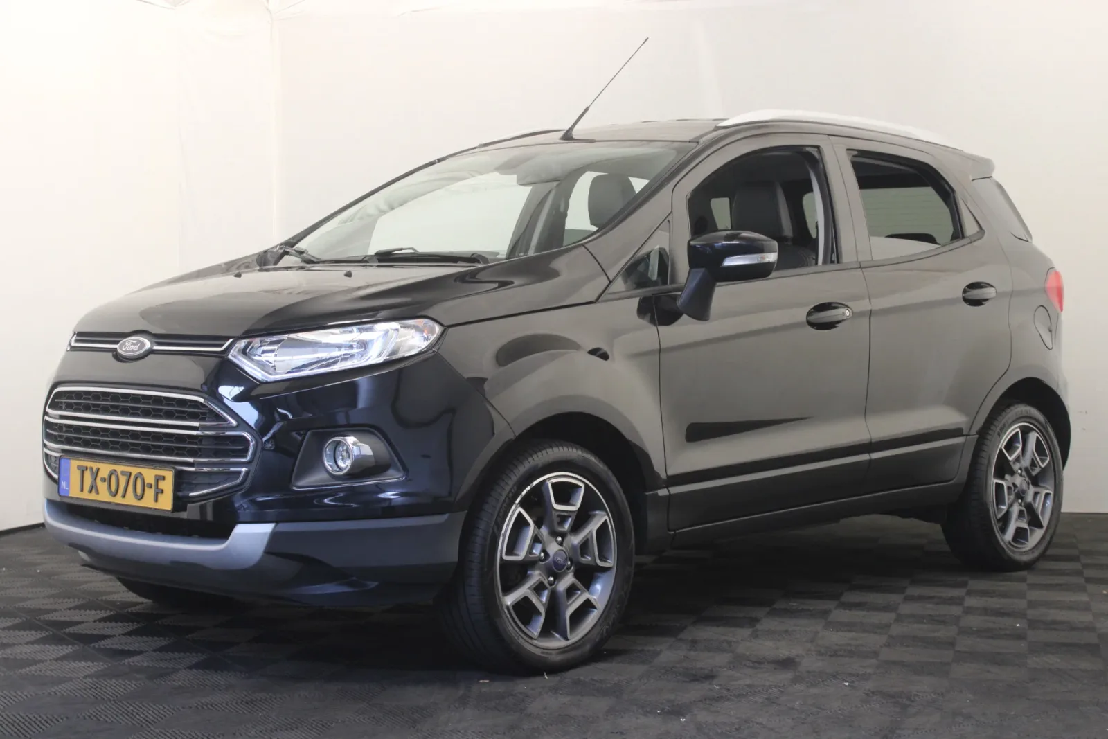 Ford EcoSport (2016) — foto 1