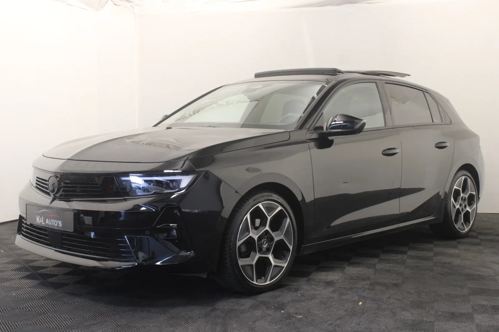 Opel Astra (2024) — foto 1
