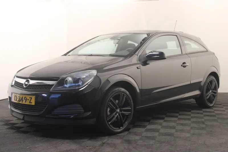 Opel Astra (2008)