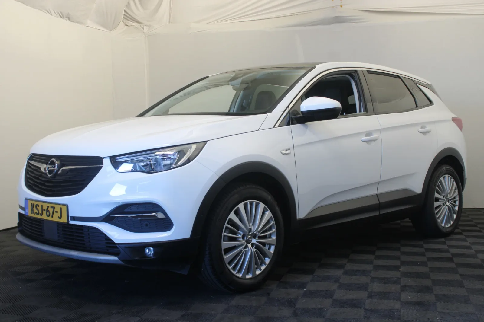 Opel Grandland (2018) — foto 1