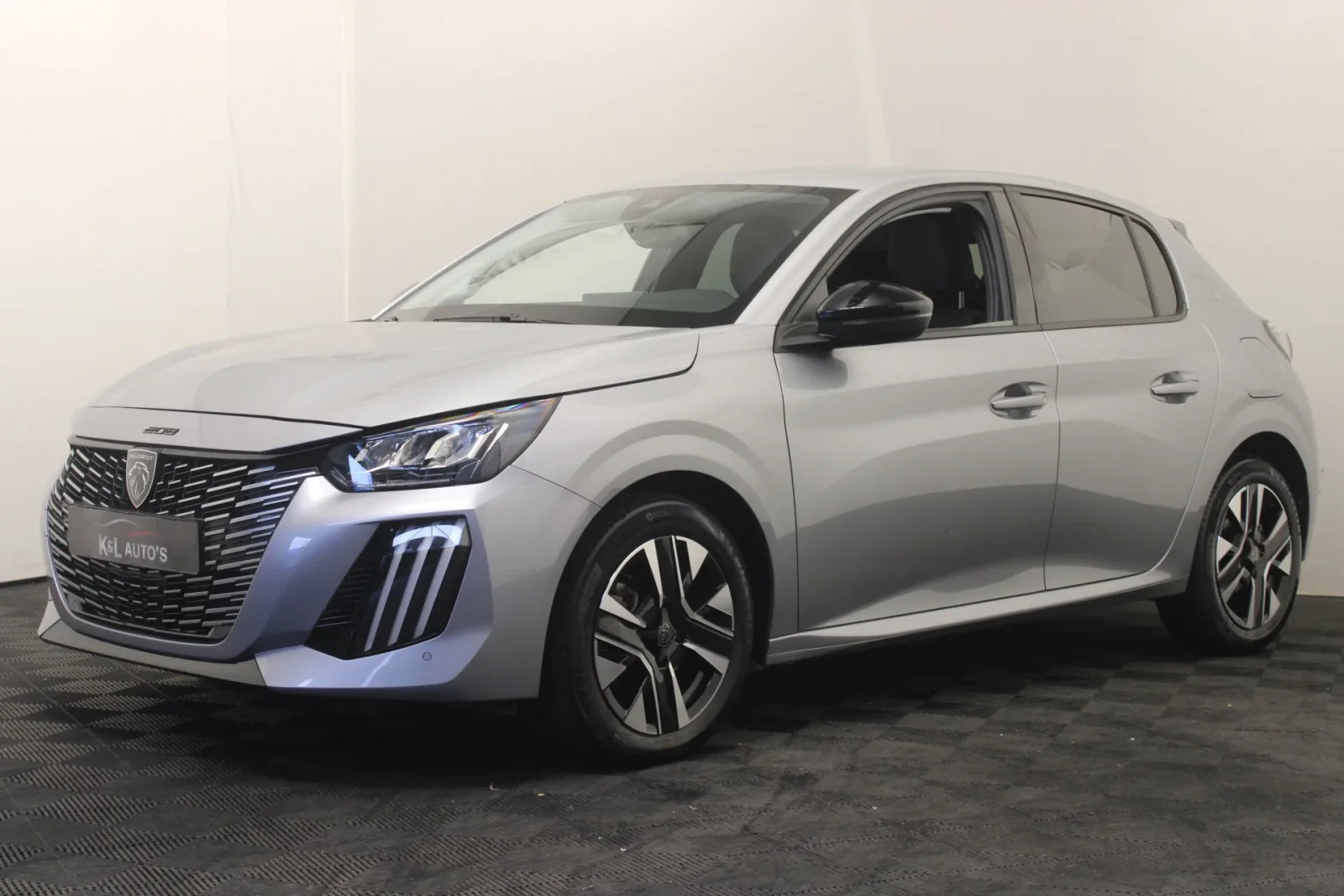 Peugeot 208 (2024) — foto 1