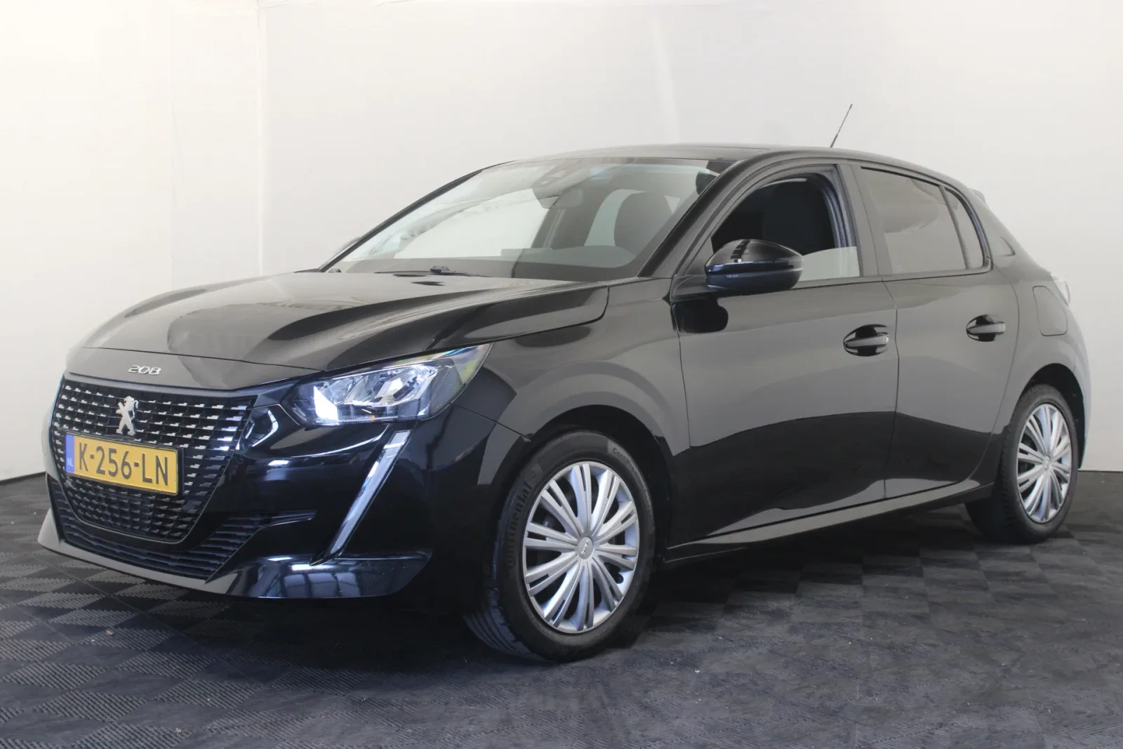 Peugeot 208 (2021) — foto 1