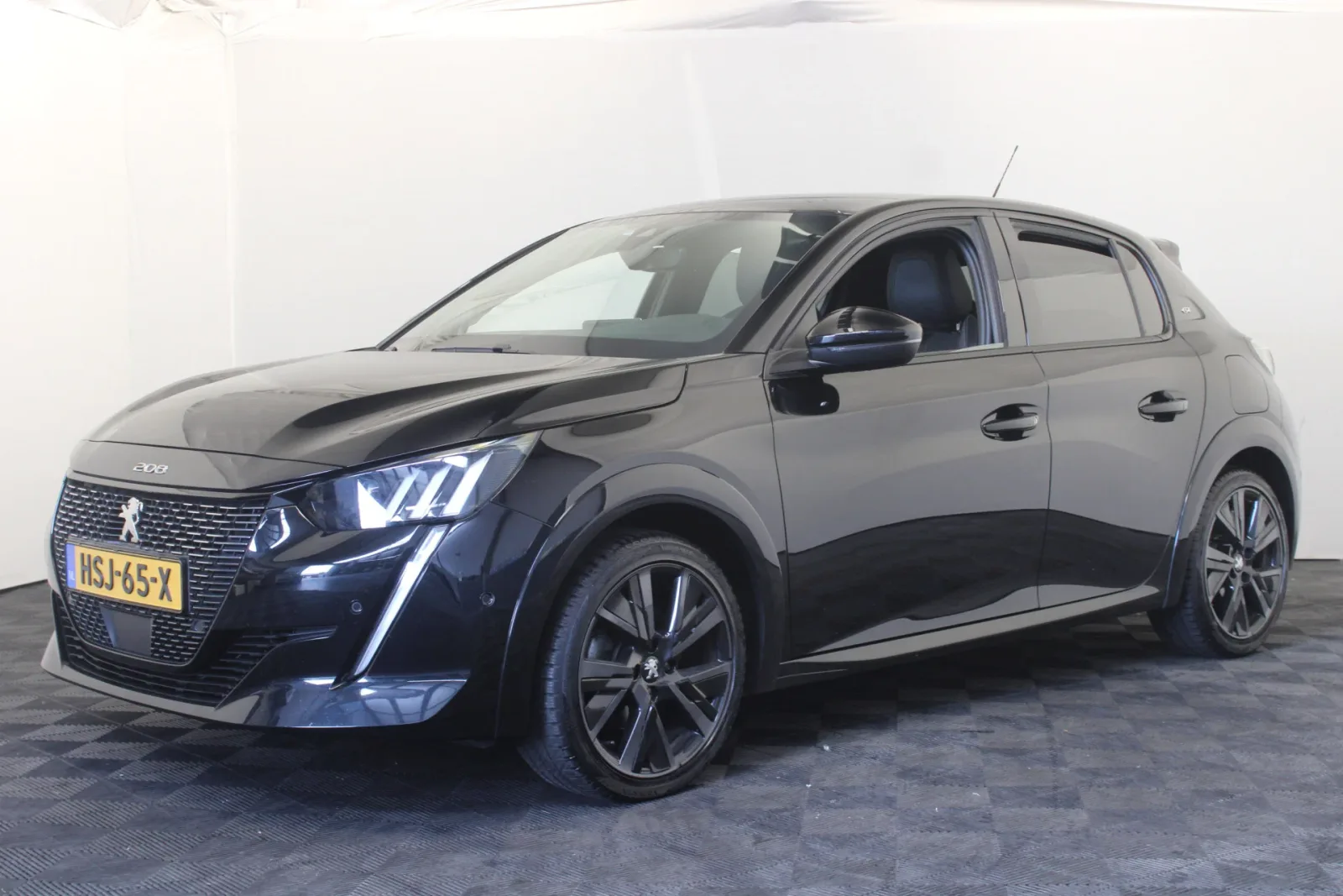 Peugeot 208 (2021) — foto 1