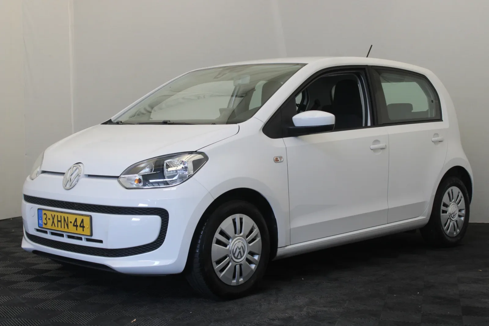 Volkswagen Up! (2014) — foto 1