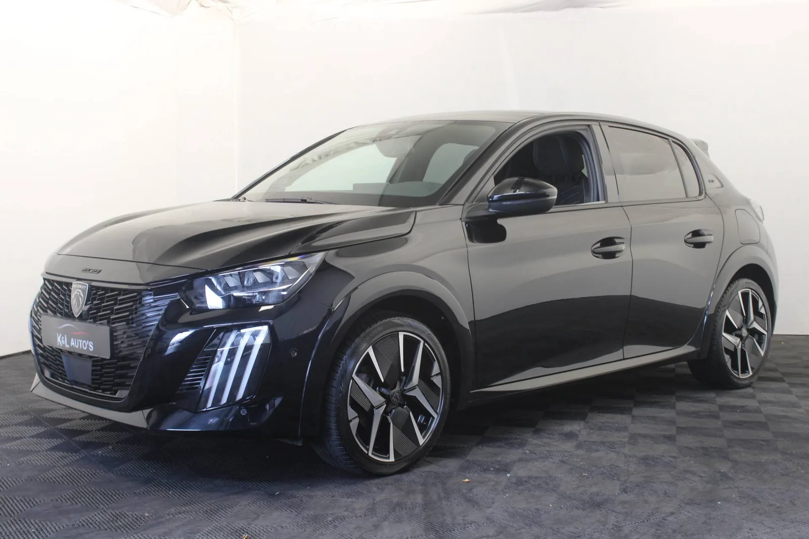 Peugeot 208 (2025) — foto 1