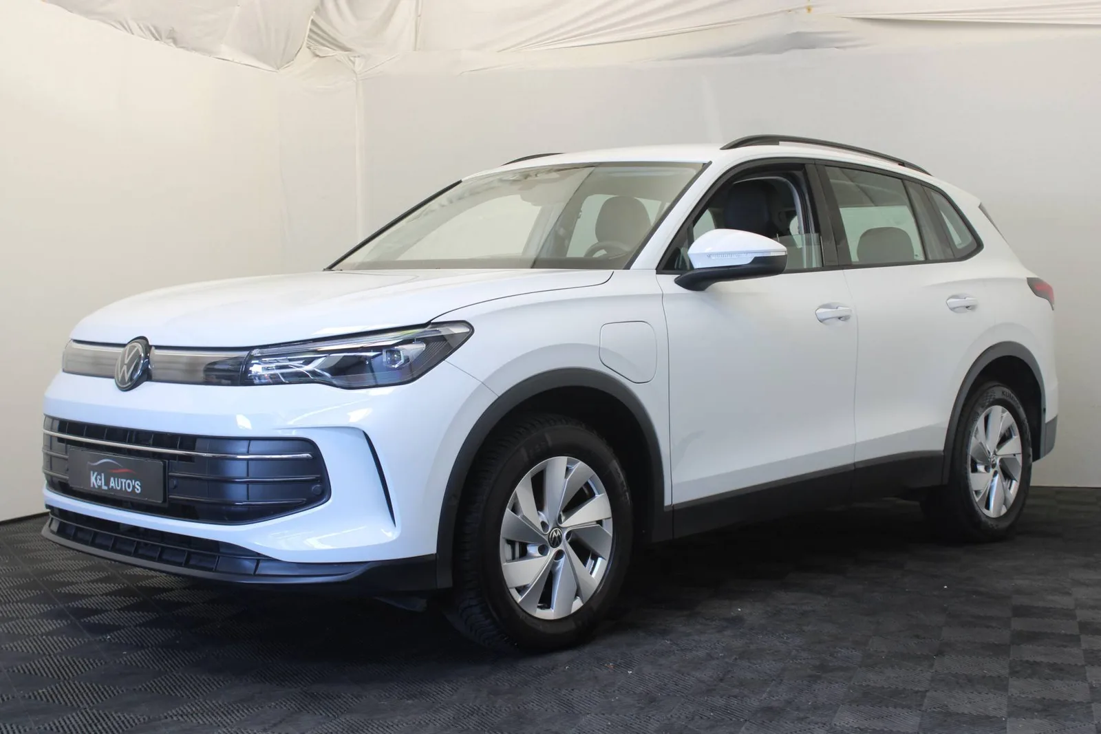 Volkswagen Tiguan (2025) — foto 1