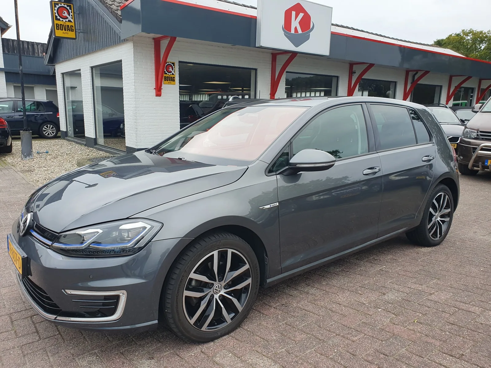 Volkswagen E-Golf (2018) — foto 1