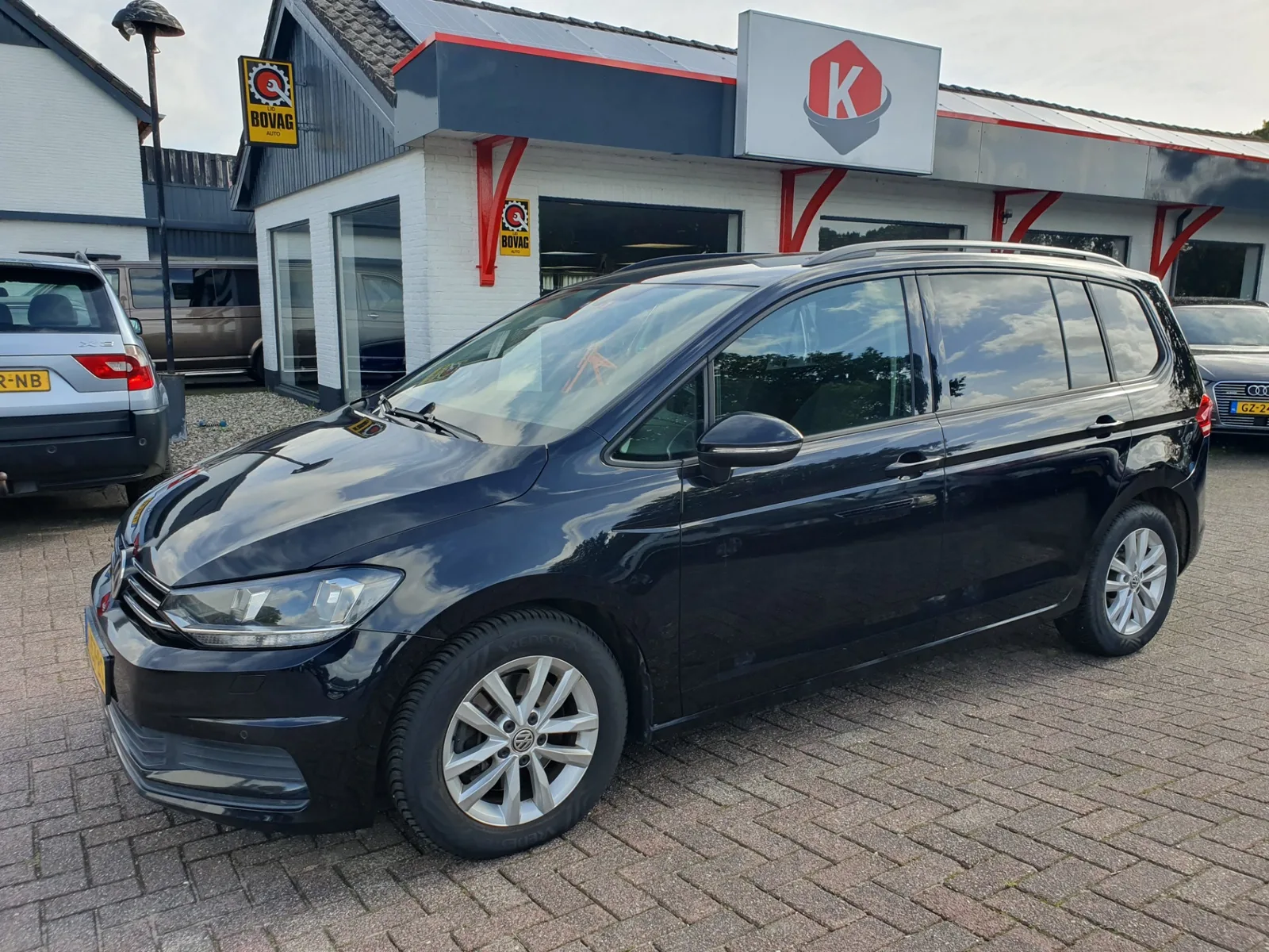 Volkswagen Touran (2015) — foto 1