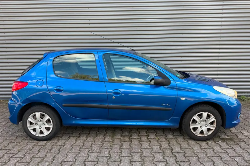 Peugeot 206+ (2012)